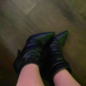 Pointed toe black 4 inch heels